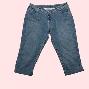 Lee Riders Women’s Cropped Denim Capri Jeans – Size 24W | Relaxed Fit
